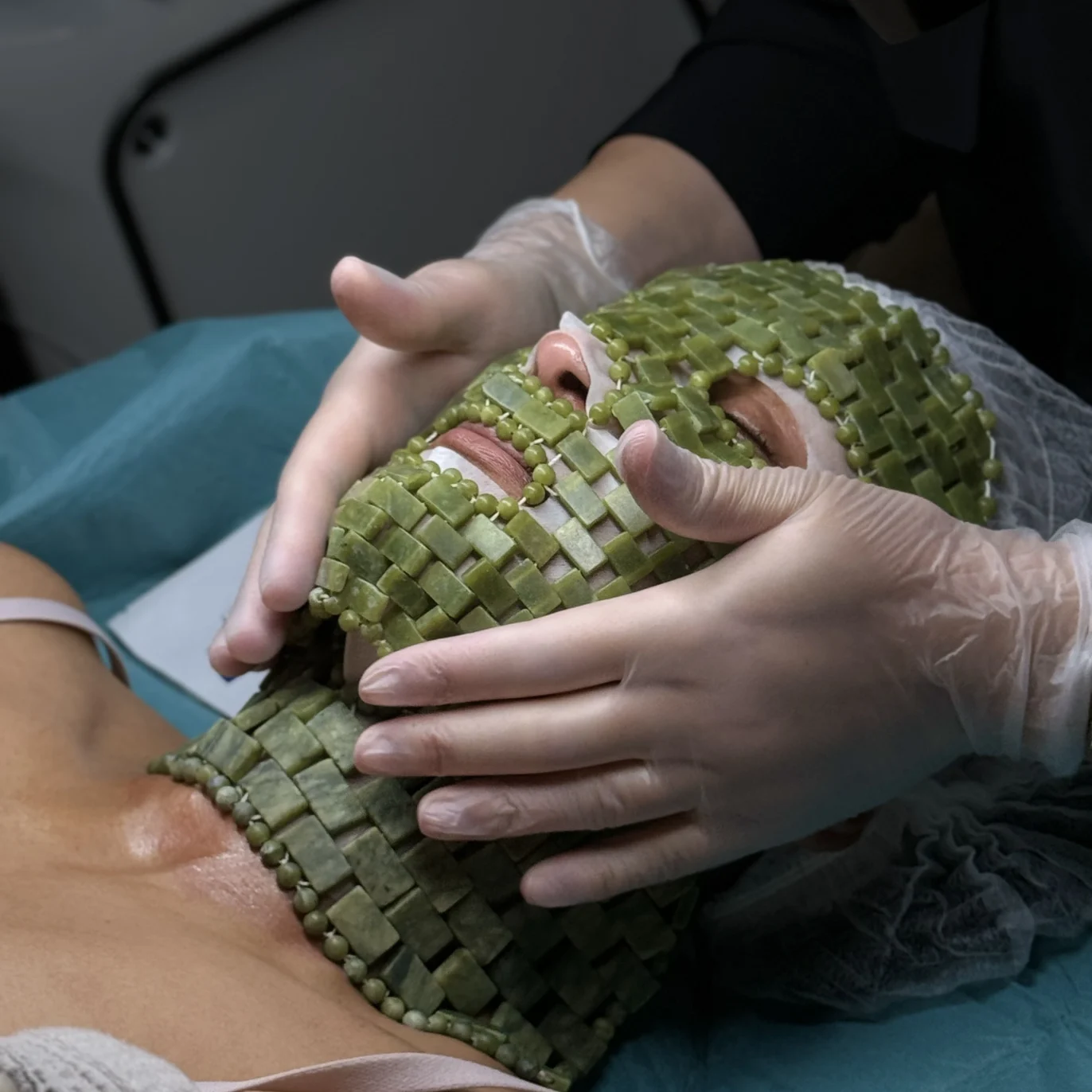 micro needling - buccal massage - jet peel - anti age facial - best facials london facial near me - skin treatments hydrafacial near me - face sculpting - beauty salon london - facials london - facemask