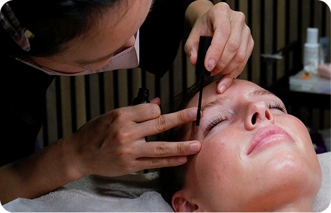 beauty salon london - lash lift eyebrow tint - lash lift and tint eyelash extensions - eyebrow threading london - waxing london - facial hair removal - lash lift - brow lift - brow waxing